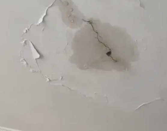 紫云阳台漏水维修公司分享下屋面防水工程质量问题原因分析
